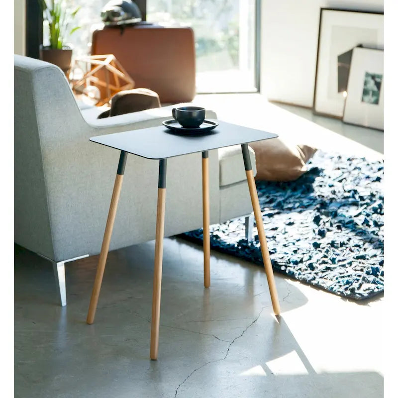 Table d'appoint, acier