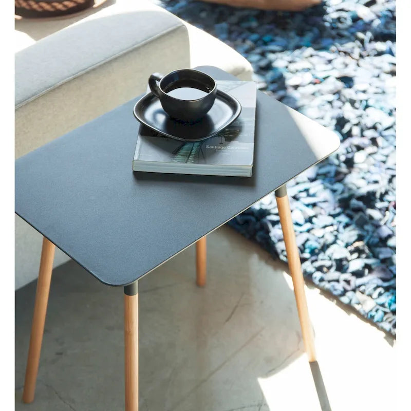 Table d'appoint, acier