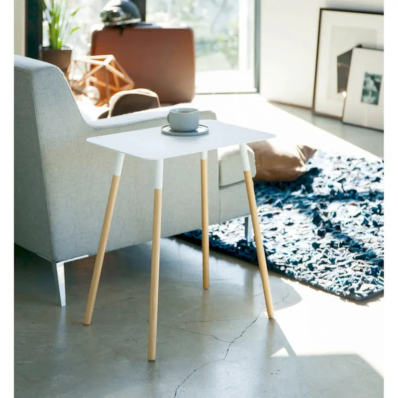 Table d'appoint, acier