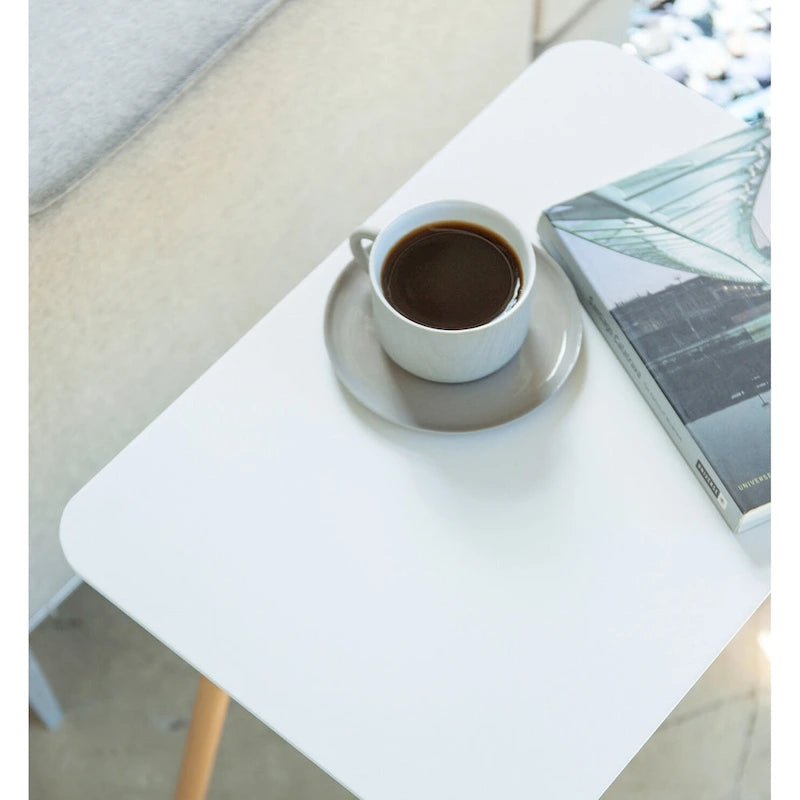 Table d'appoint, acier