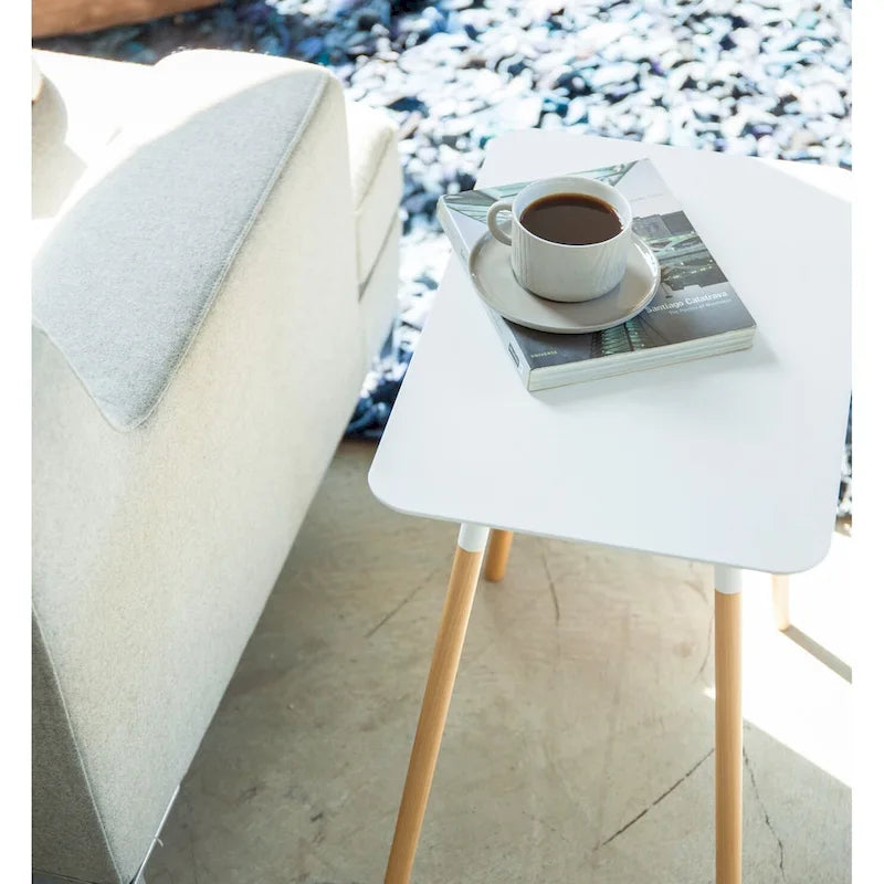 Table d'appoint, acier