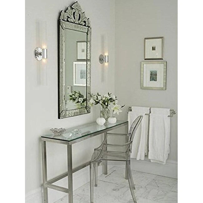 Lot de 2 chaises empilables en lucite transparentes