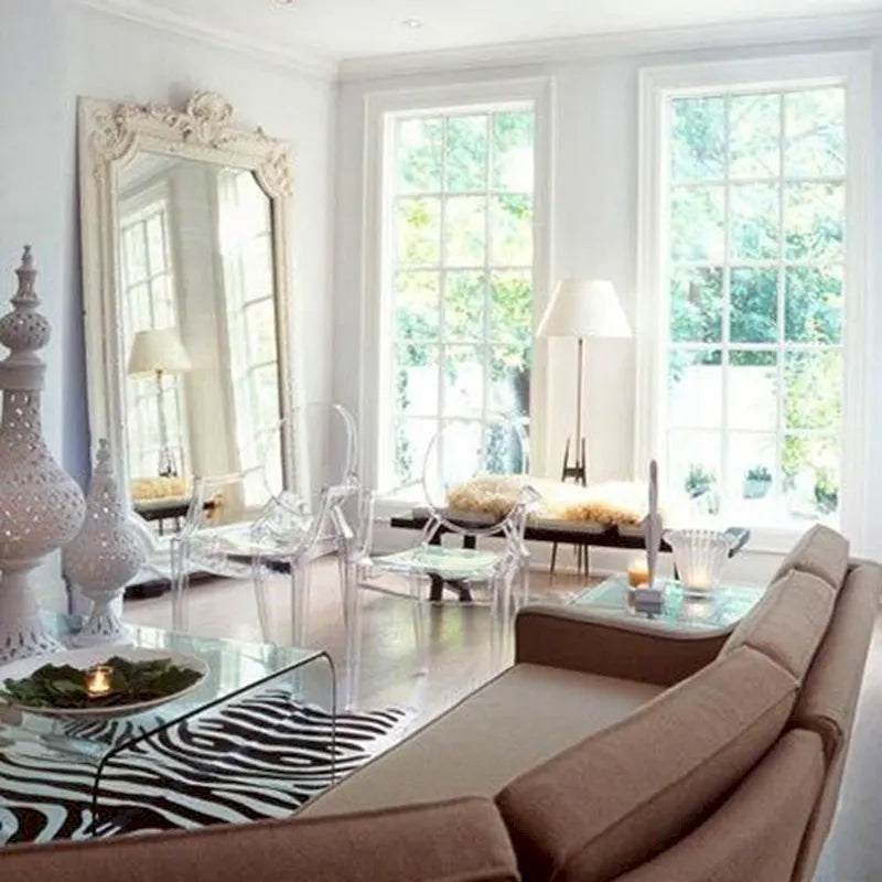 Lot de 2 chaises empilables en lucite transparentes