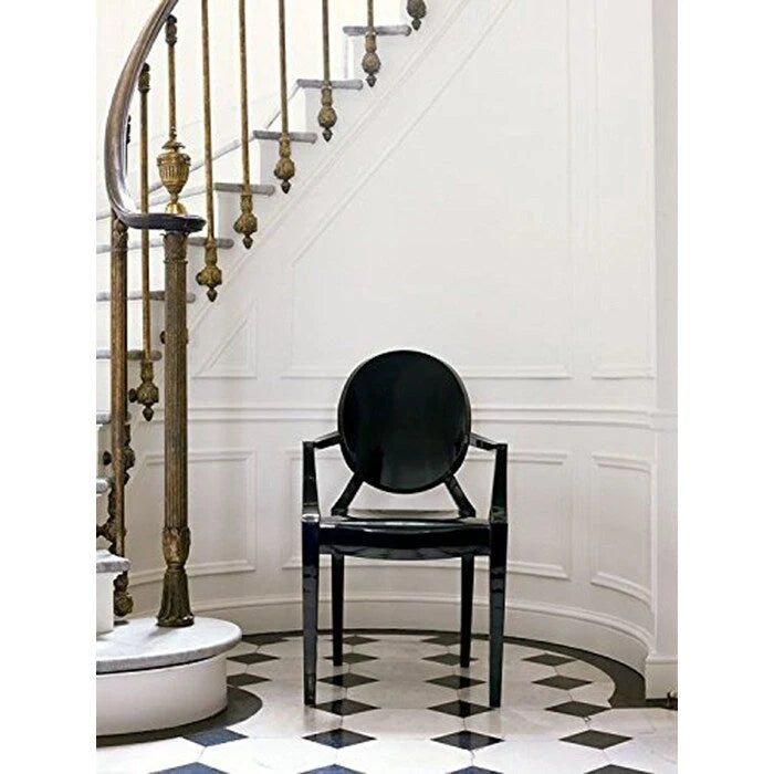 Lot de 2 chaises empilables en lucite transparentes